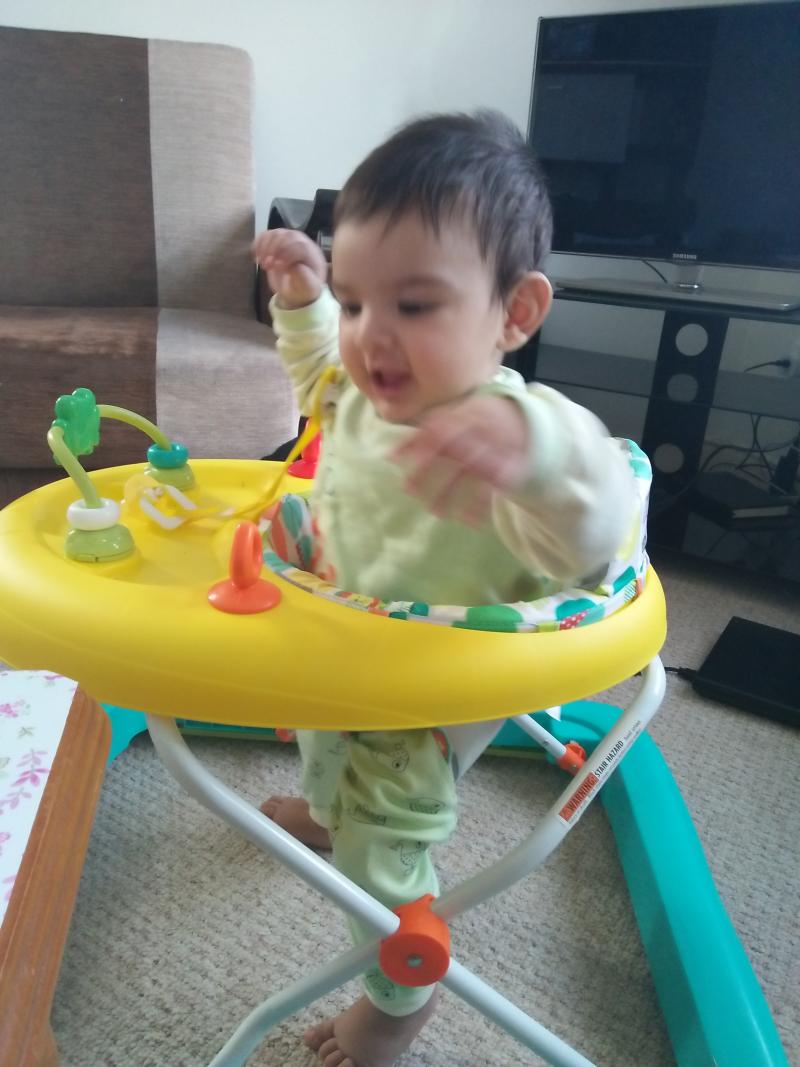 Chicco ufo 2025 baby walker