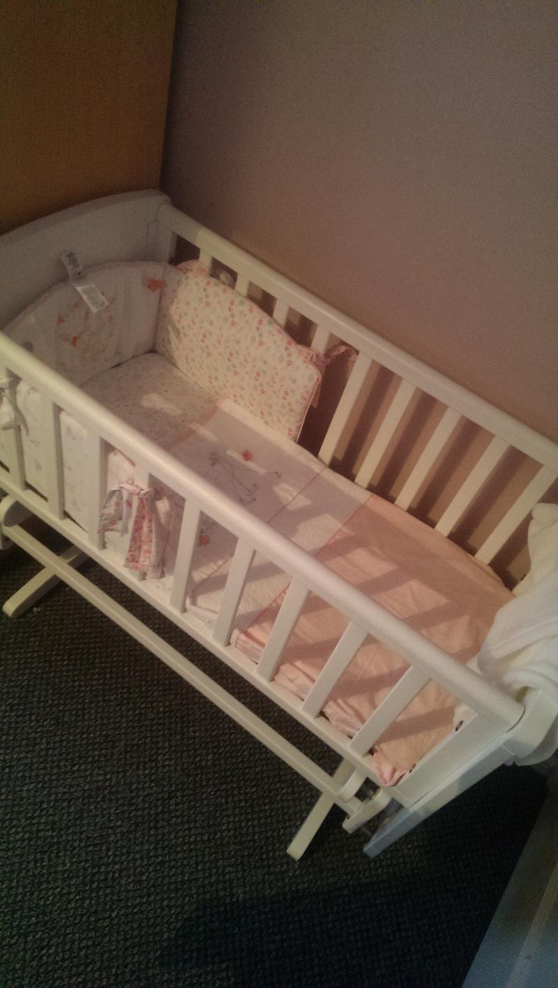 Mothercare Deluxe Gliding Crib Reviews