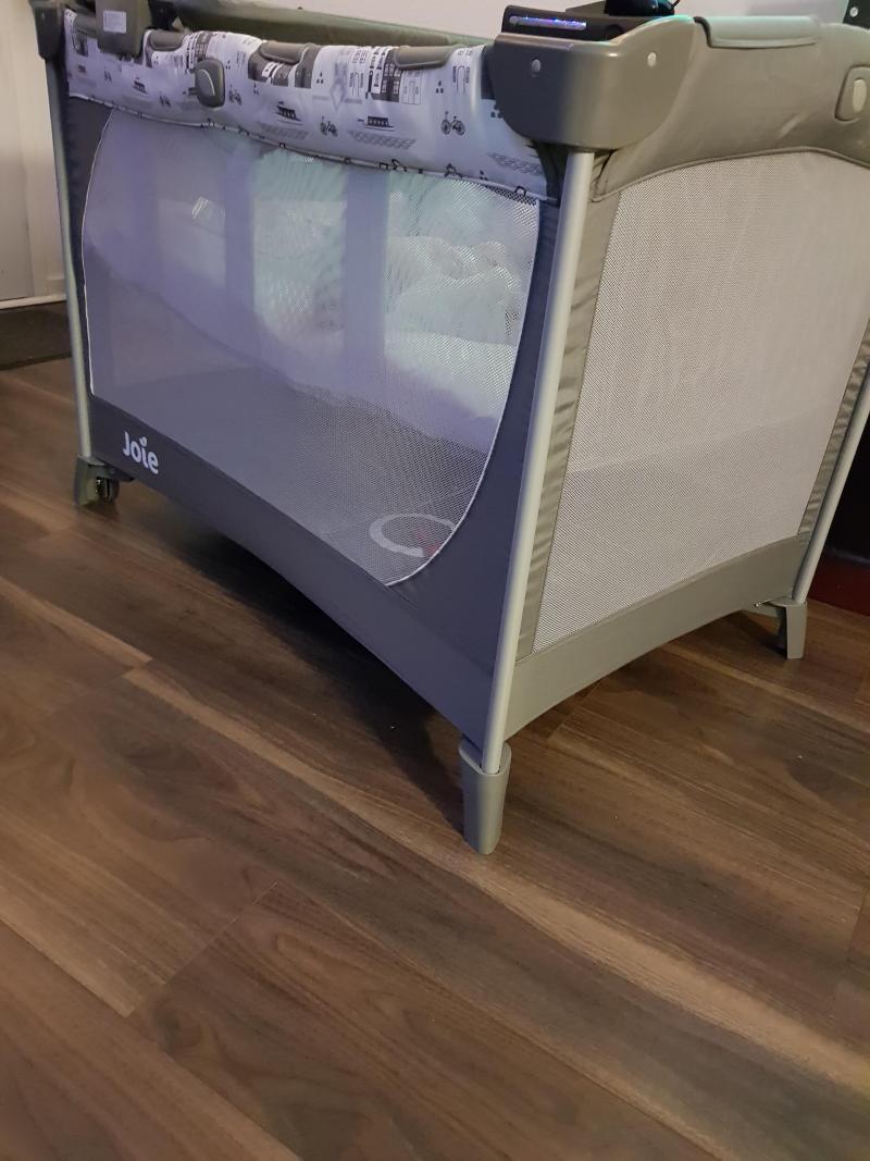 Joie Commuter Change Travel Cot Reviews