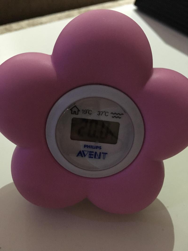 Philips avent bath and room sale thermometer pink